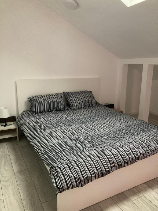 Joygate Entire Villa Отопени Екстериор снимка