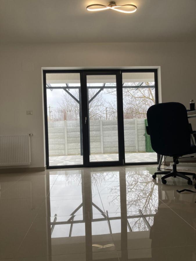Joygate Entire Villa Отопени Екстериор снимка