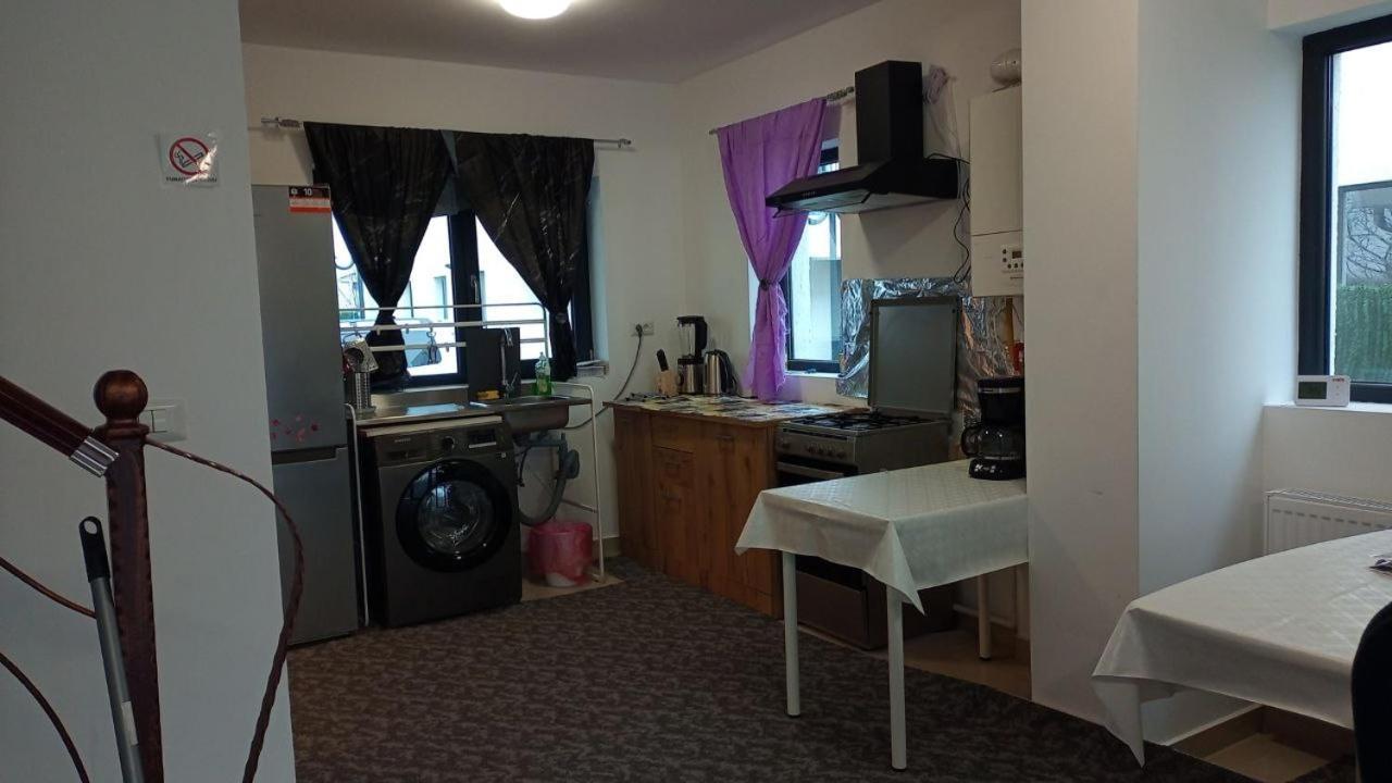 Joygate Entire Villa Отопени Екстериор снимка