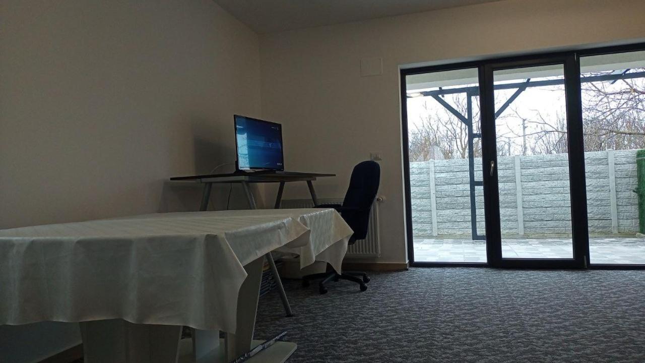 Joygate Entire Villa Отопени Екстериор снимка