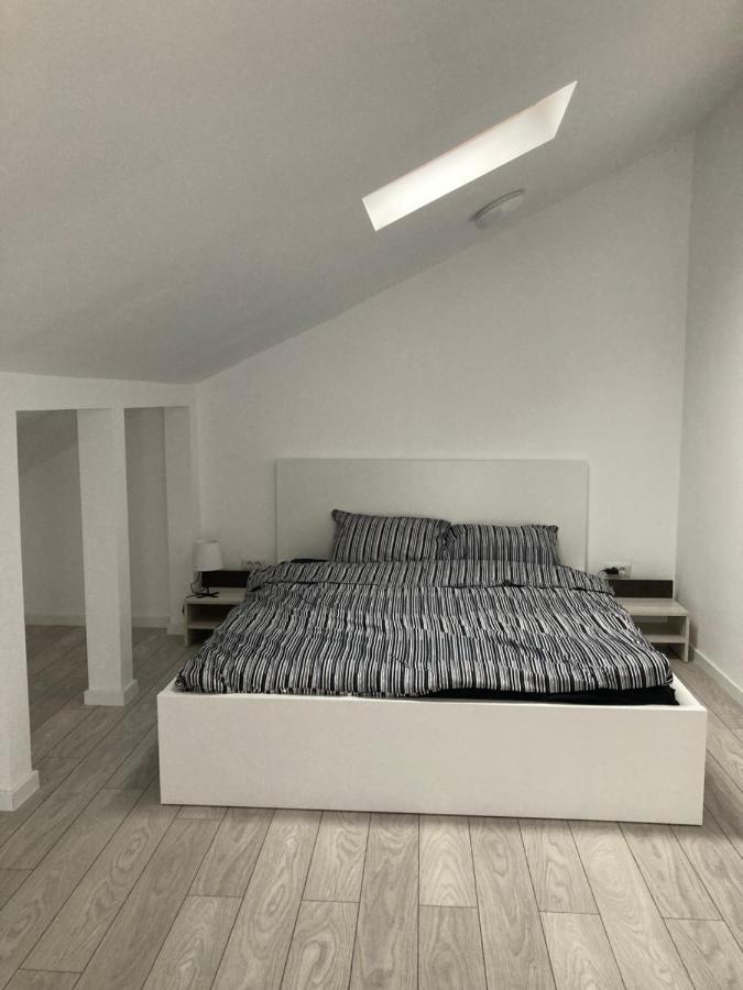 Joygate Entire Villa Отопени Екстериор снимка