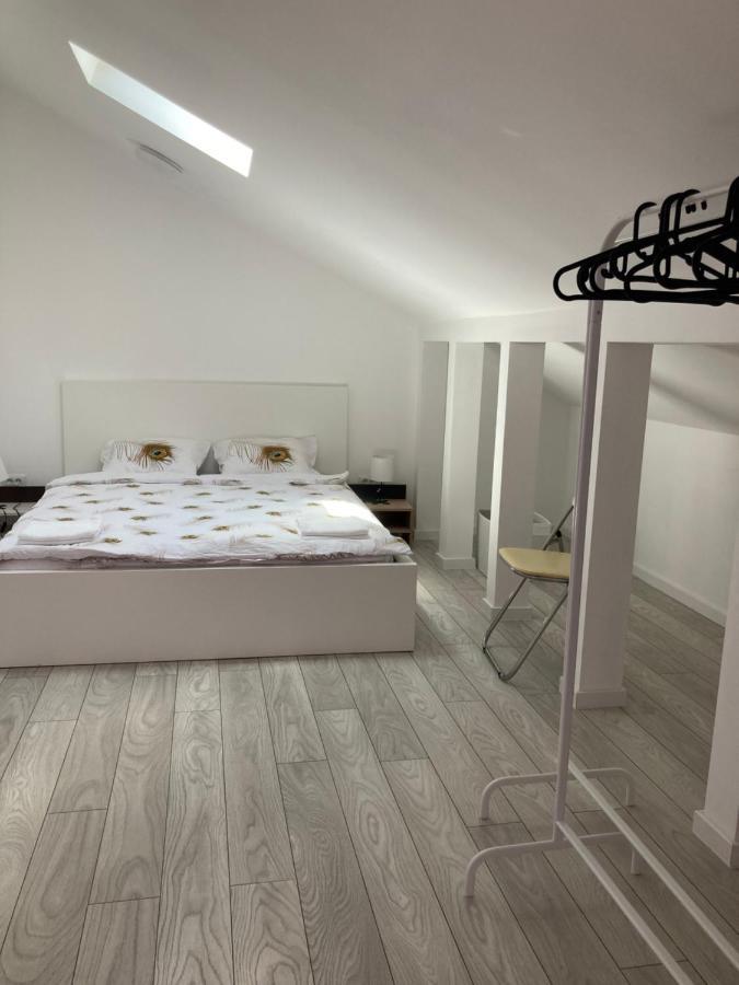 Joygate Entire Villa Отопени Екстериор снимка